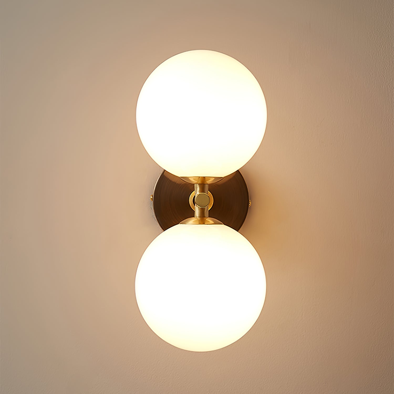 Applique Murale en Or Design Élégant - Luxe Mondial et Éclairage LED Durable