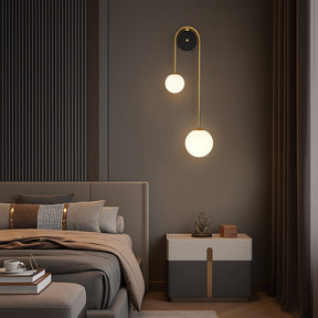 Applique Murale Contemporaine en Laiton - Design Épuré et Ambiance Chaleureuse