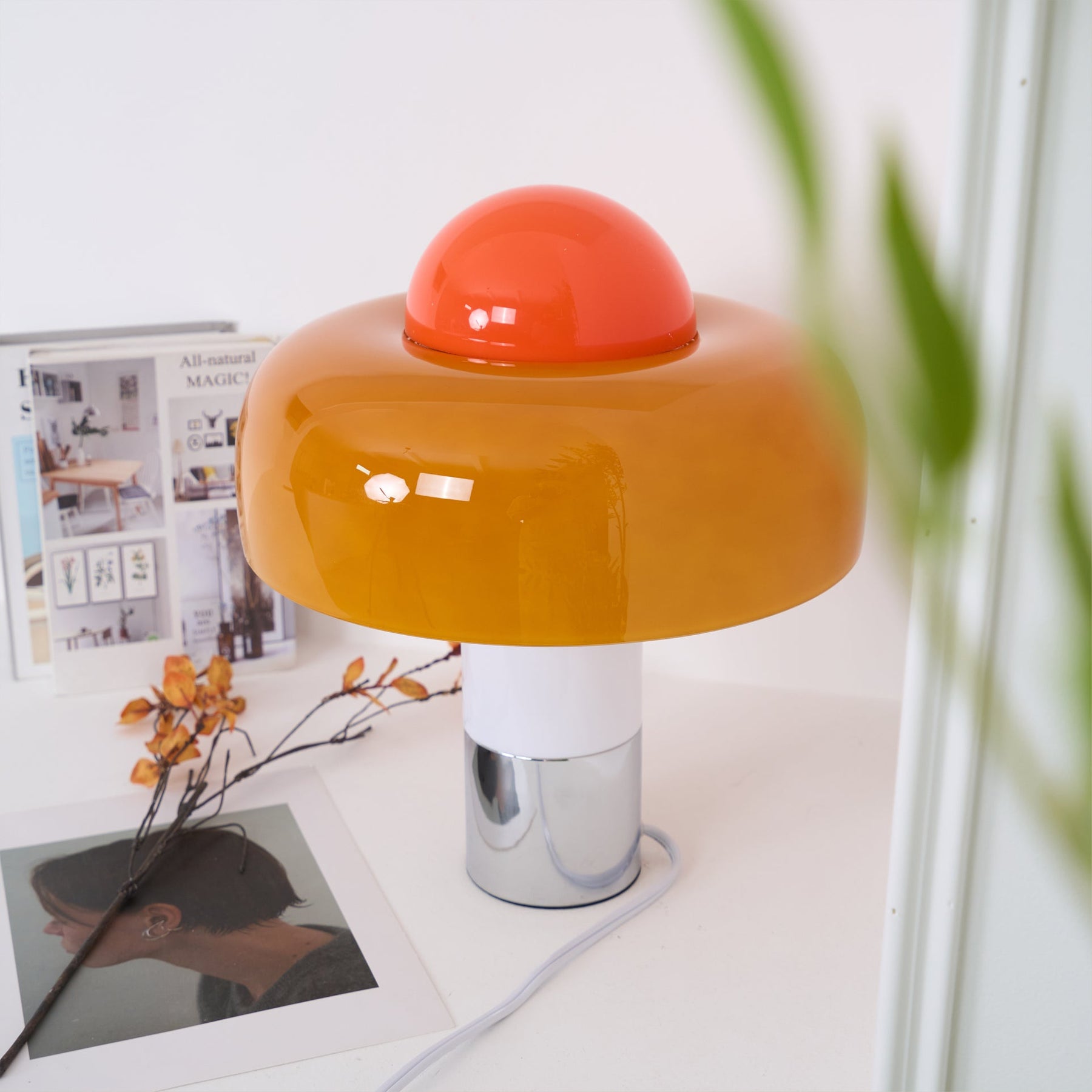 Lampe de Table Design Moderne - Abat-jour en Verre Orange Élégant