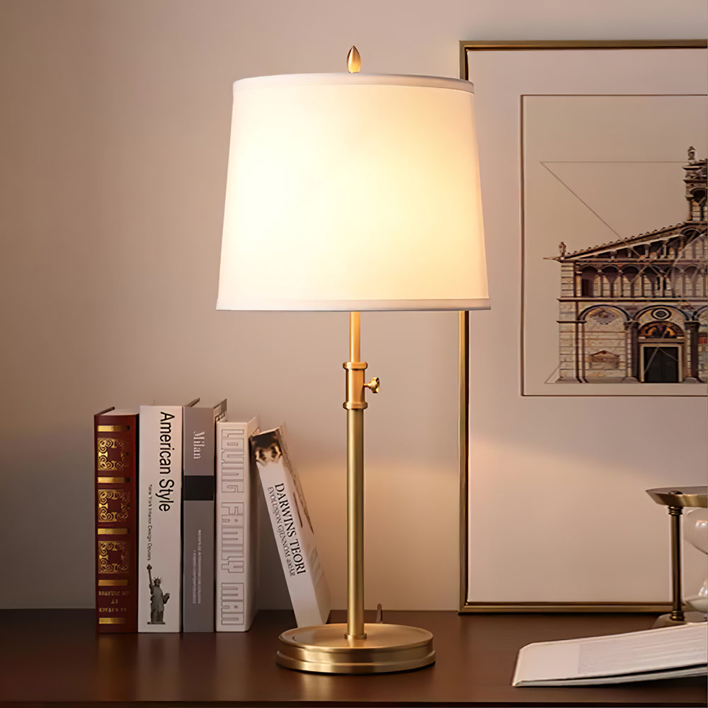 Lampe de Table en Laiton - Élégance et Design Polyvalent