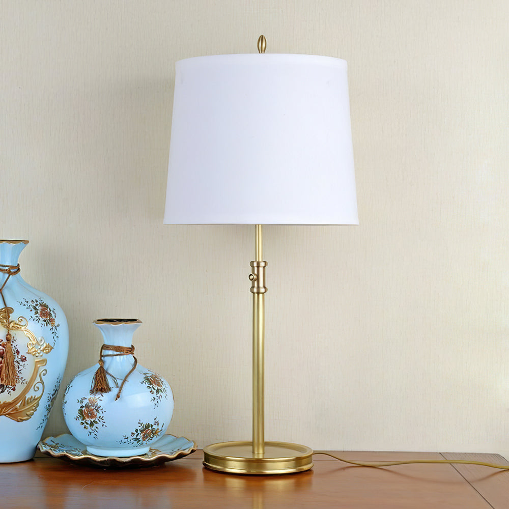 Lampe de Table en Laiton - Élégance et Design Polyvalent