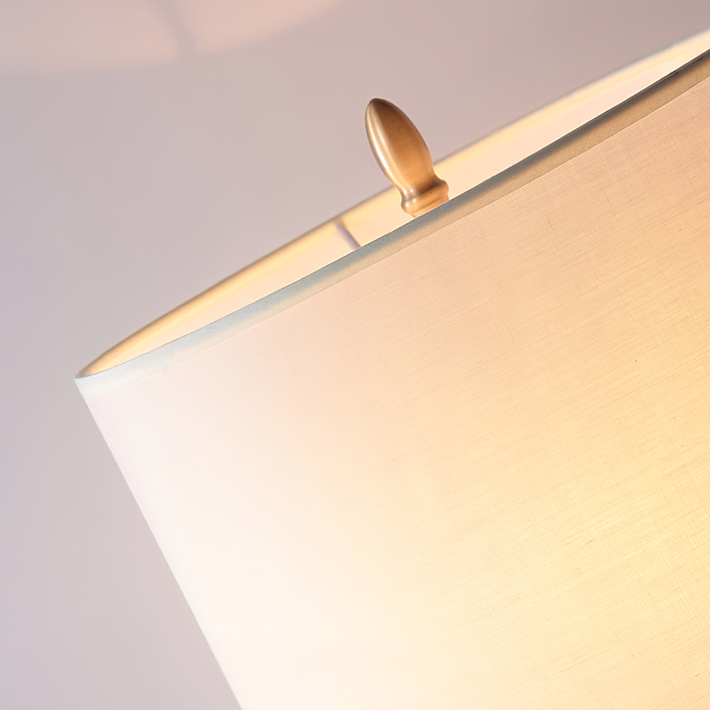 Lampe de Table en Laiton - Élégance et Design Polyvalent