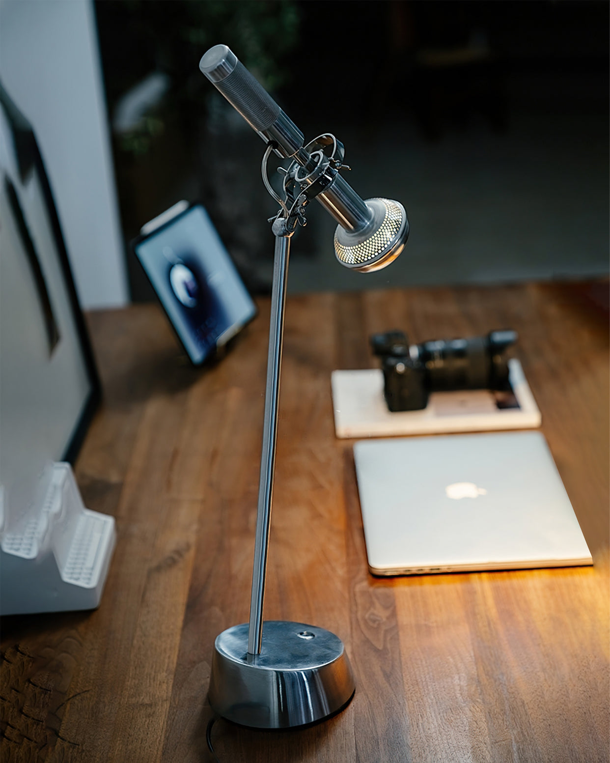 Lampe de Table Industrielle en Métal - Design Élégant et Polyvalent