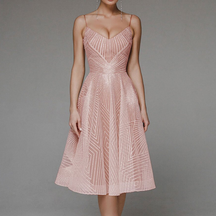 Robe de Soirée à Dos Ouvert - Motif Géométrique Élégant pour Invités