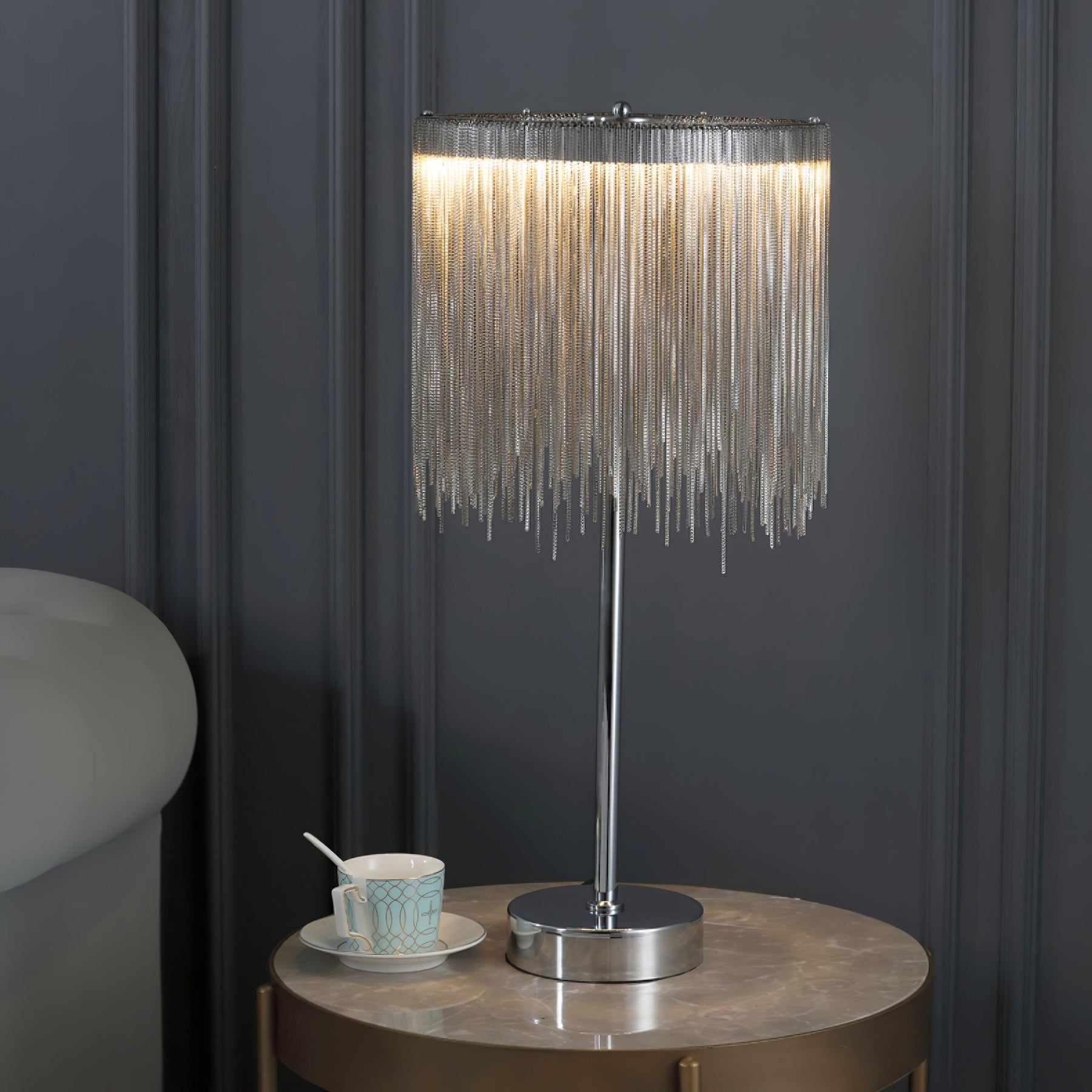 Lampe de Table Chic avec Frange - Éclairage Ambiant et Design Élégant