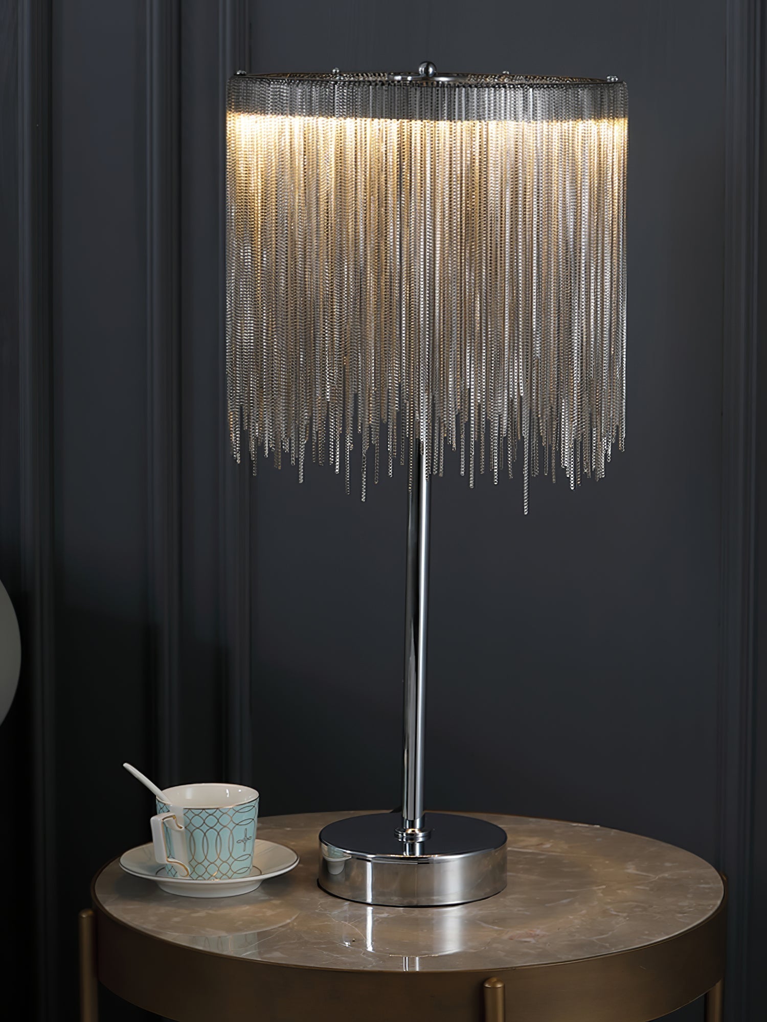 Lampe de Table Chic avec Frange - Éclairage Ambiant et Design Élégant