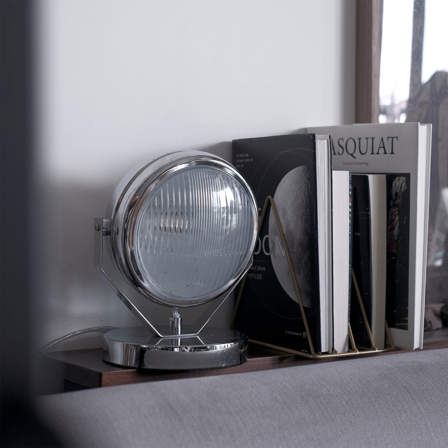 Lampe de Table LED Moderne - Design Élégant en Métal et Verre