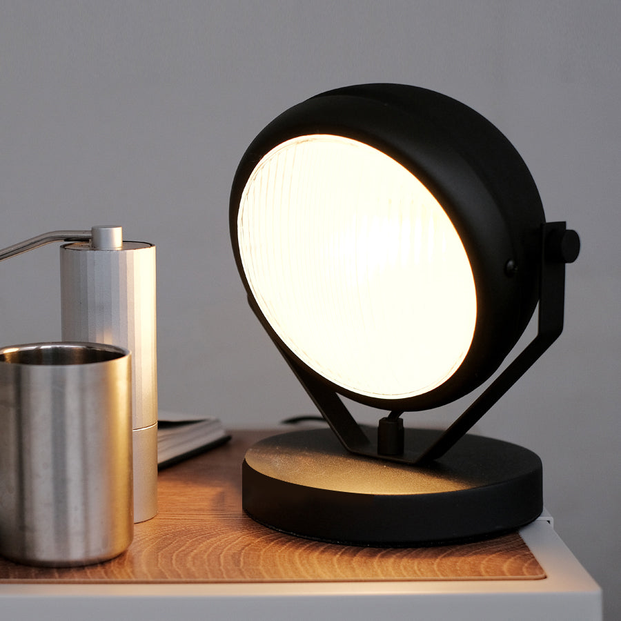 Lampe de Table LED Moderne - Design Élégant en Métal et Verre