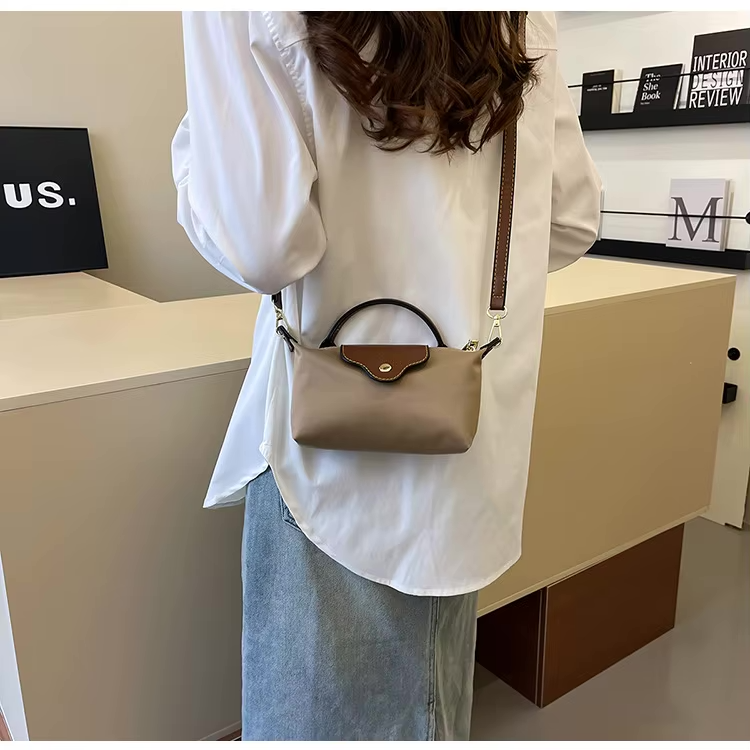 Sac Bandoulière Chic Noir pour Femmes - Compact et Élégant pour Vos Essentiels