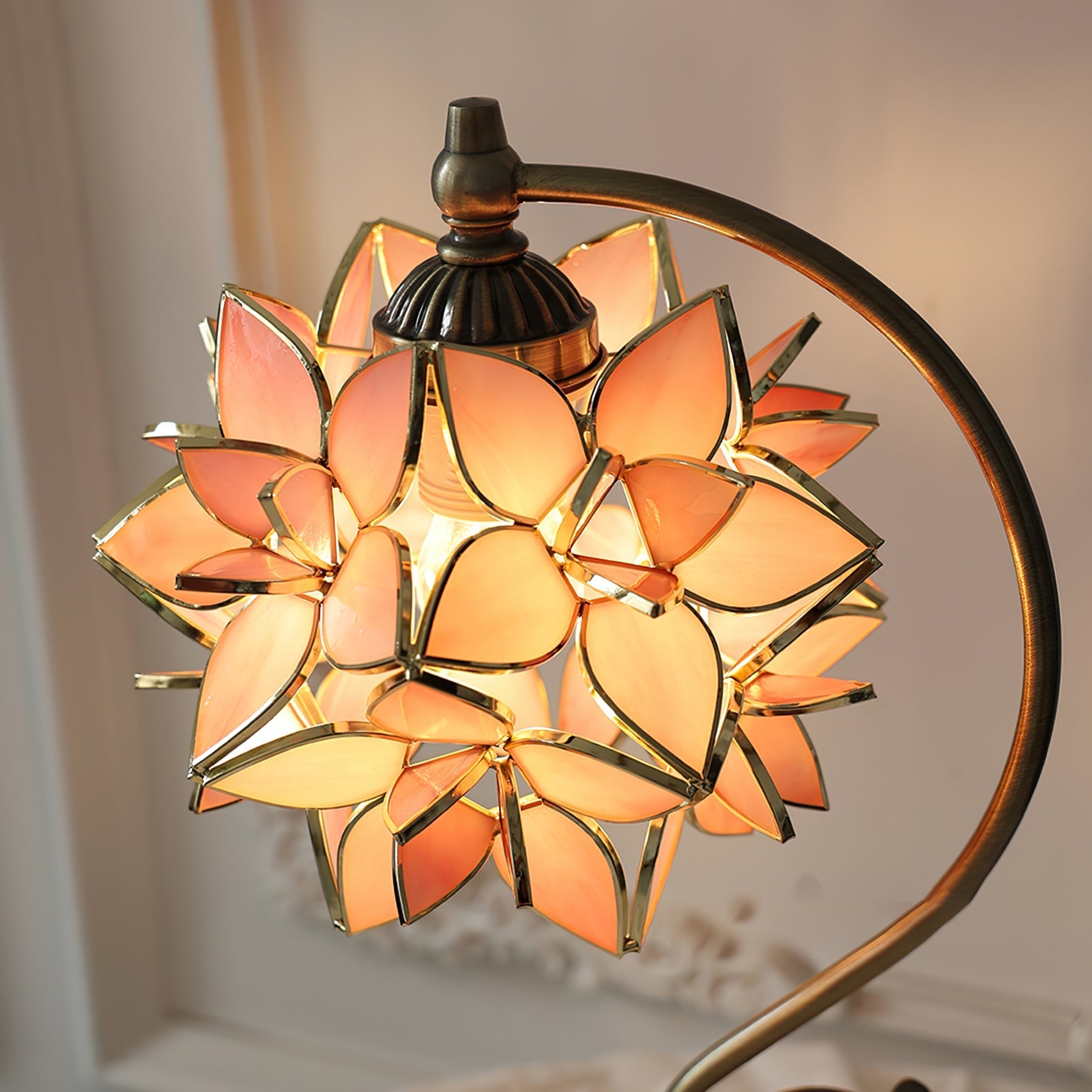Lampe de Table en Verre Soufflé - Élégance et Chaleur pour Votre Intérieur