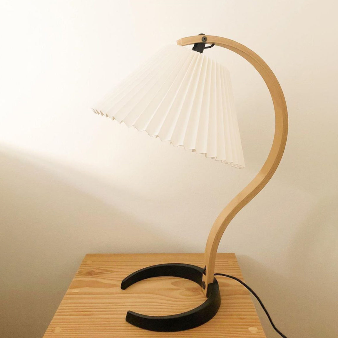 Lampe de Table en Bois Naturel - Éclairage Élégant et Ambiance Cosy