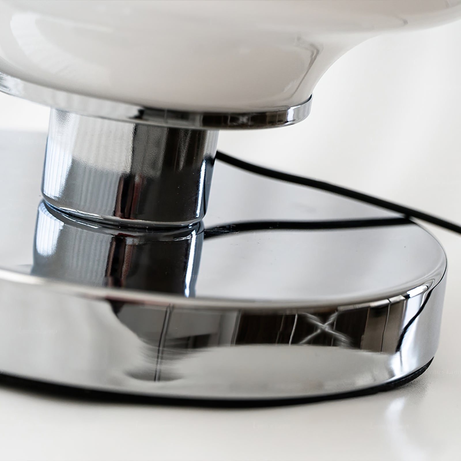 Lampe de Table Élégante en Verre - Éclairage Doux et Raffiné pour Intérieur
