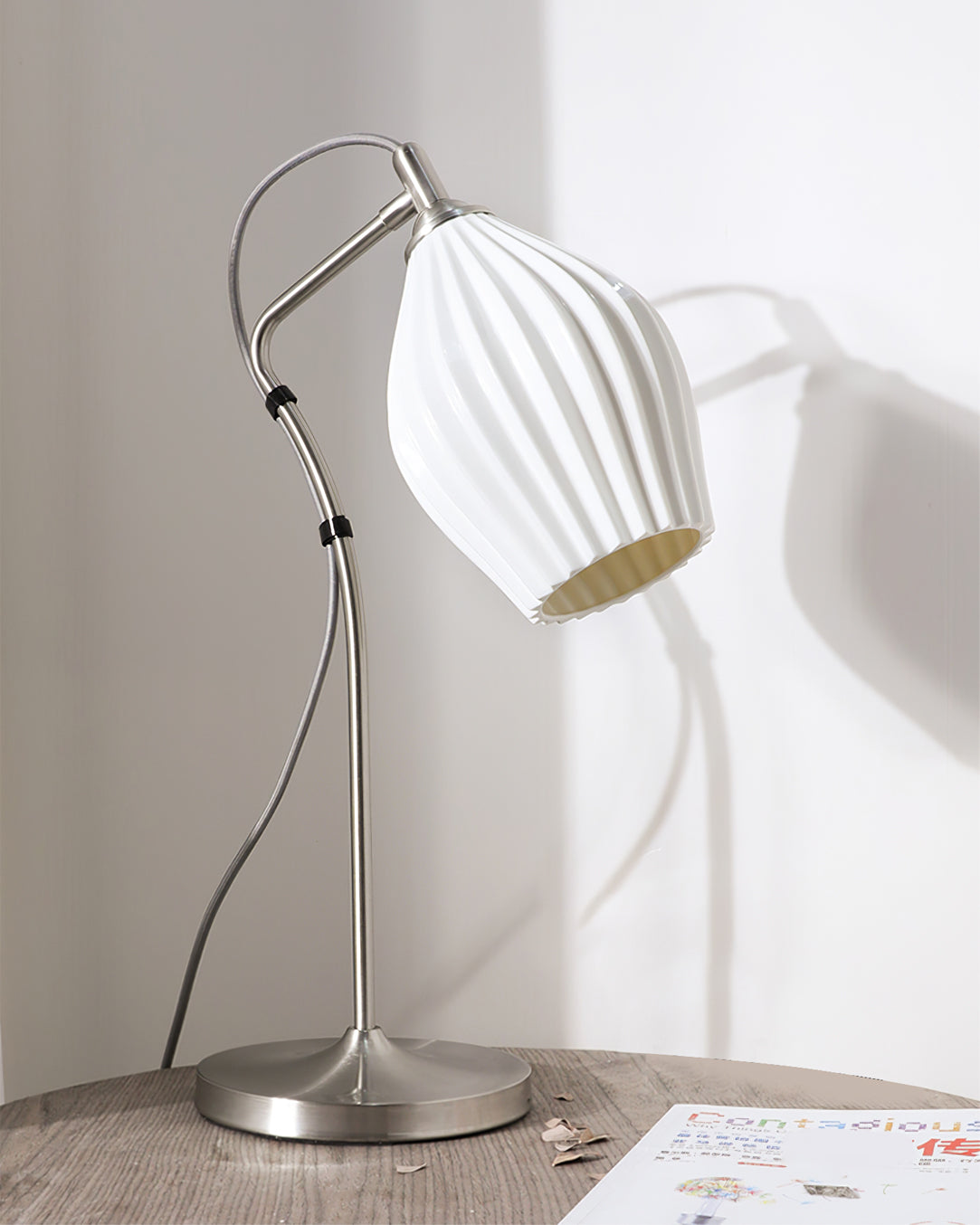 Lampe de Table en Céramique - Élégante et Sculpturale avec Texture Rainurée