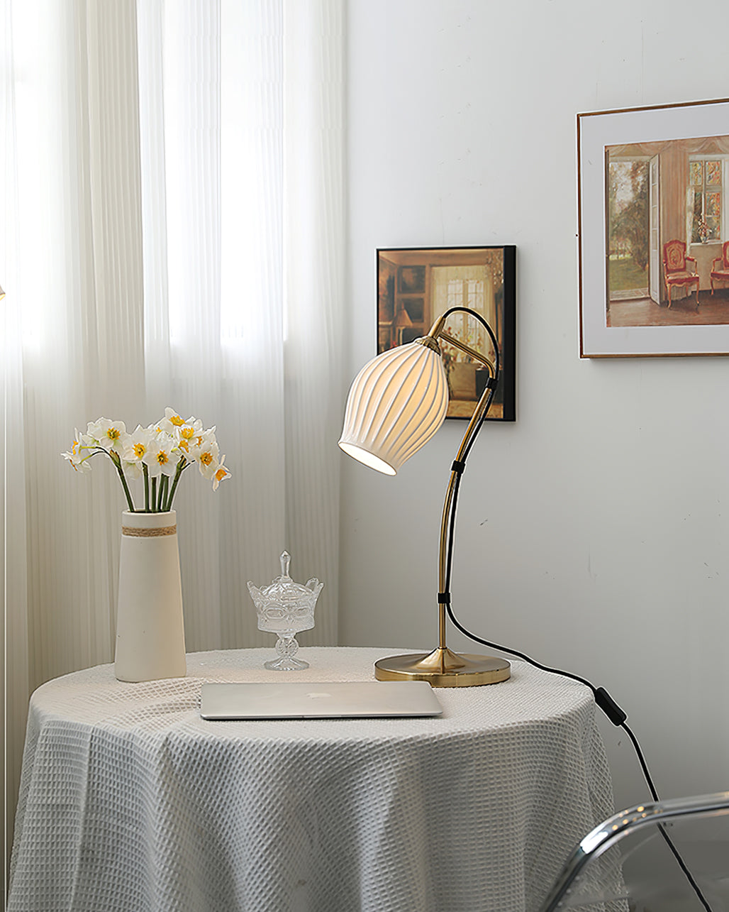 Lampe de Table en Céramique - Élégante et Sculpturale avec Texture Rainurée