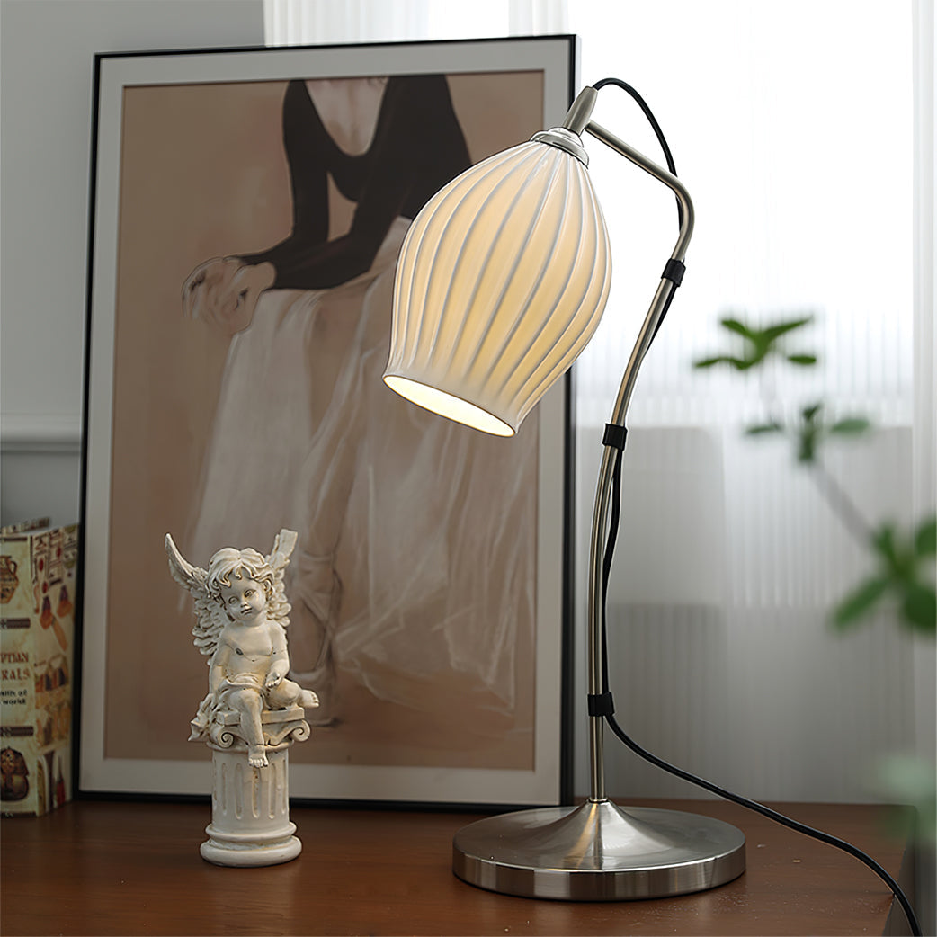 Lampe de Table en Céramique - Élégante et Sculpturale avec Texture Rainurée