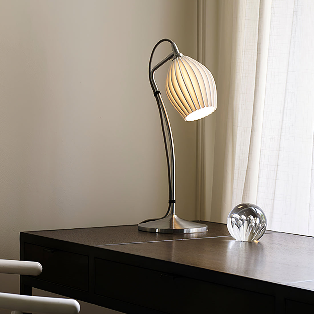 Lampe de Table en Céramique - Élégante et Sculpturale avec Texture Rainurée