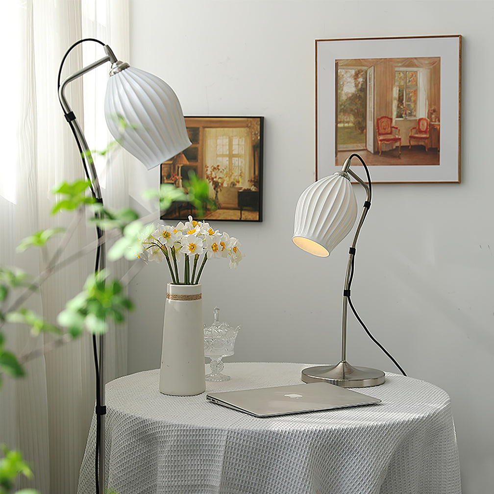 Lampe de Table en Céramique - Élégante et Sculpturale avec Texture Rainurée