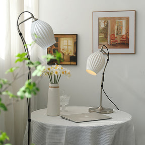 Lampe de Table en Céramique - Élégante et Sculpturale avec Texture Rainurée