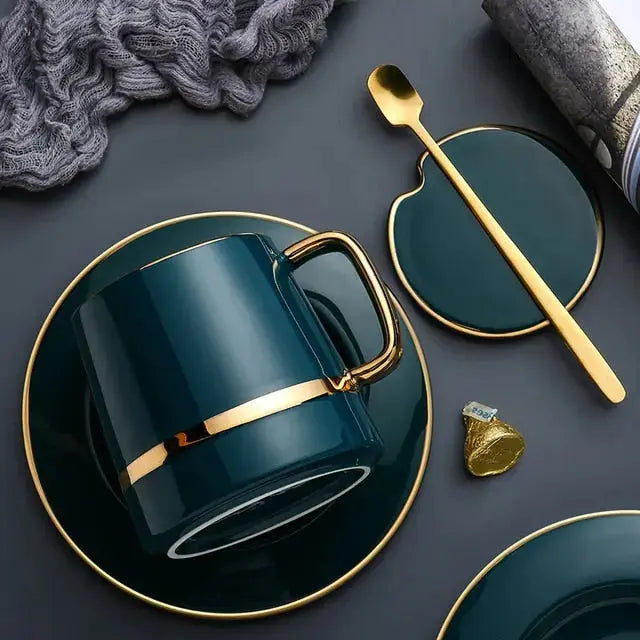 Tasses à Café en Céramique - Élégantes avec Détails Dorés