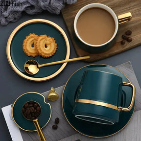 Tasses à Café en Céramique - Élégantes avec Détails Dorés