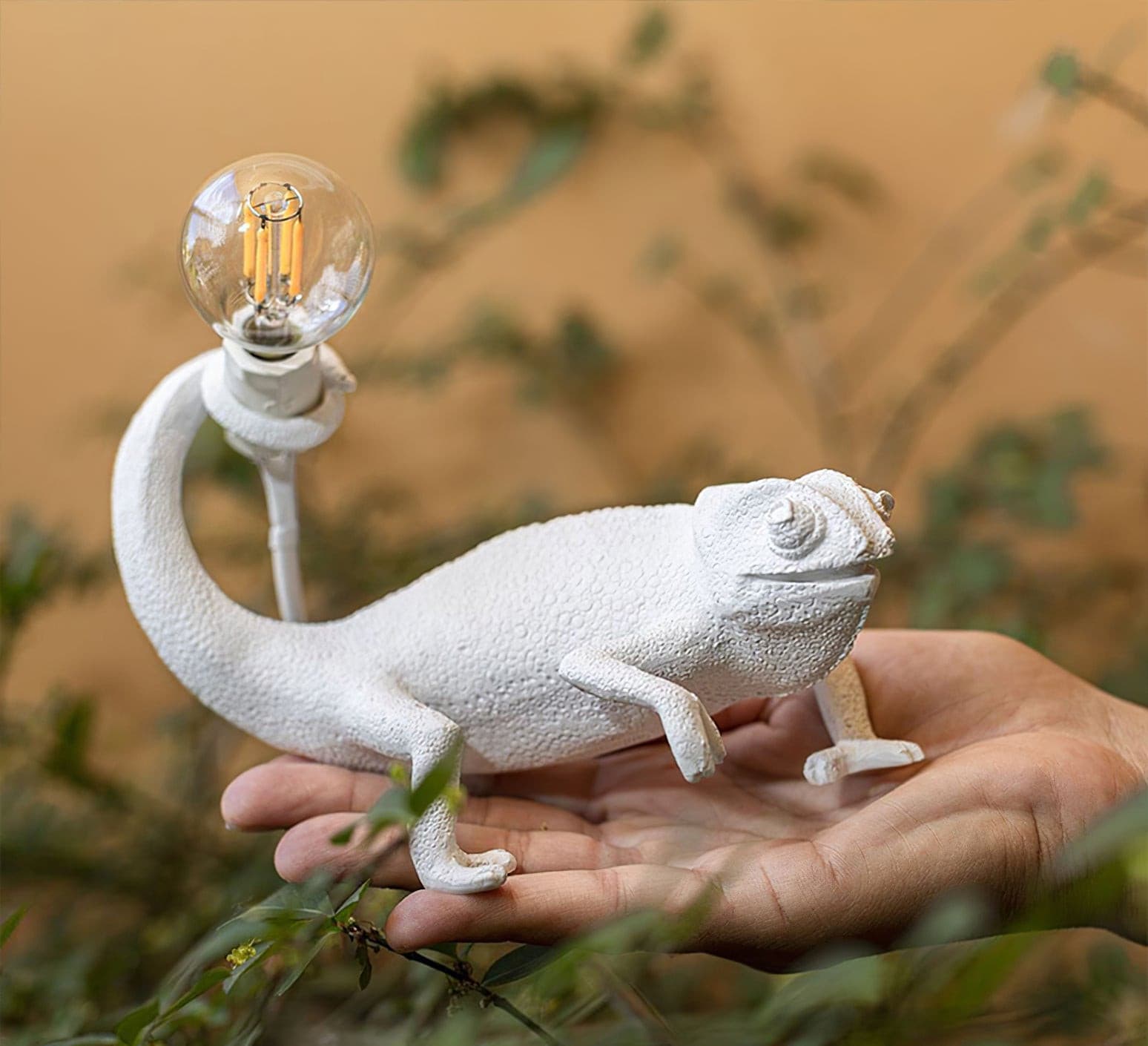 Lampe de Table Caméléon en Résine - Design Unique et Éclairage Chaleureux