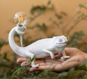 Lampe de Table Caméléon en Résine - Design Unique et Éclairage Chaleureux