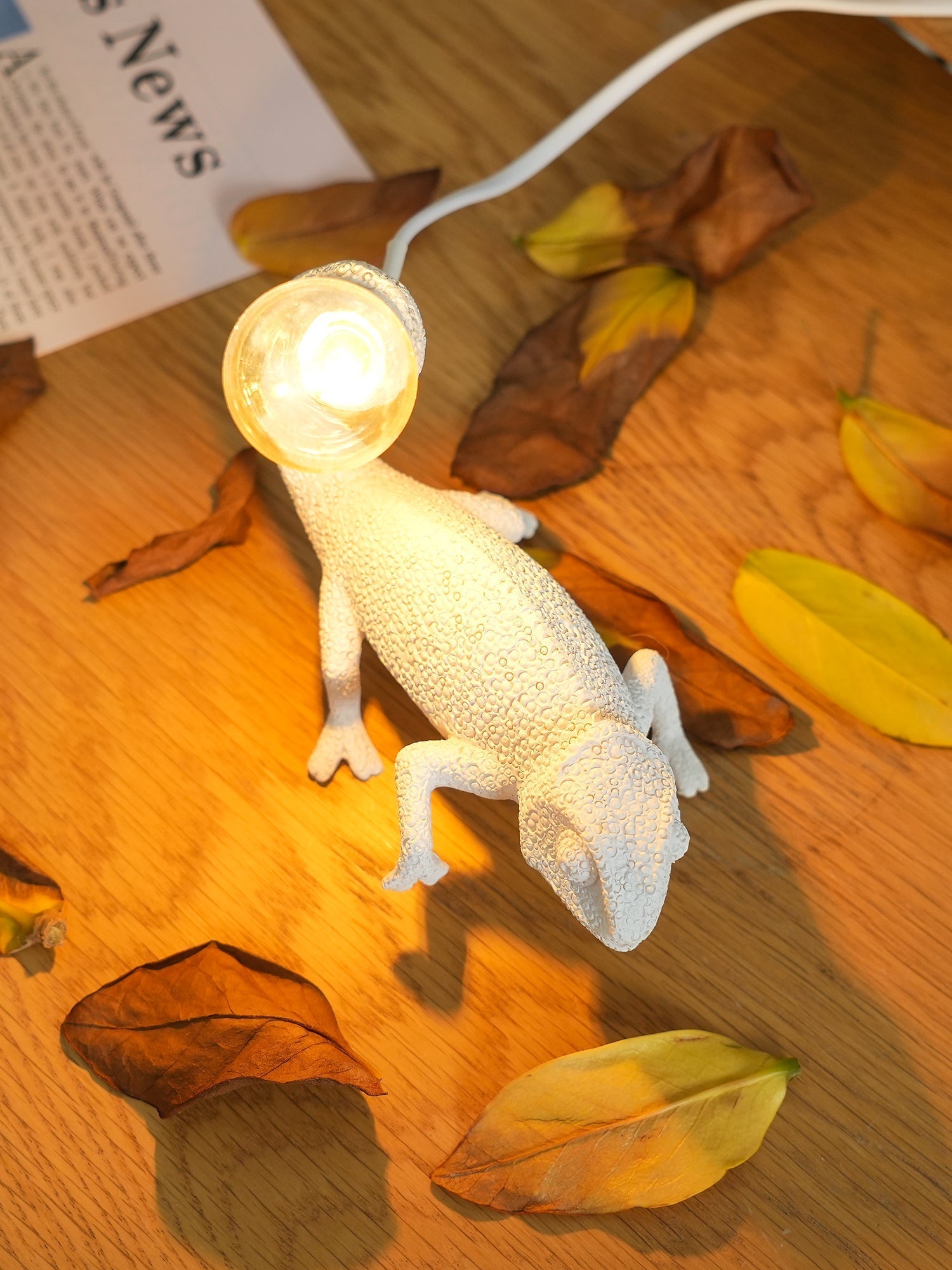 Lampe de Table Caméléon en Résine - Design Unique et Éclairage Chaleureux