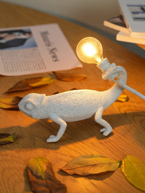 Lampe de Table Caméléon en Résine - Design Unique et Éclairage Chaleureux