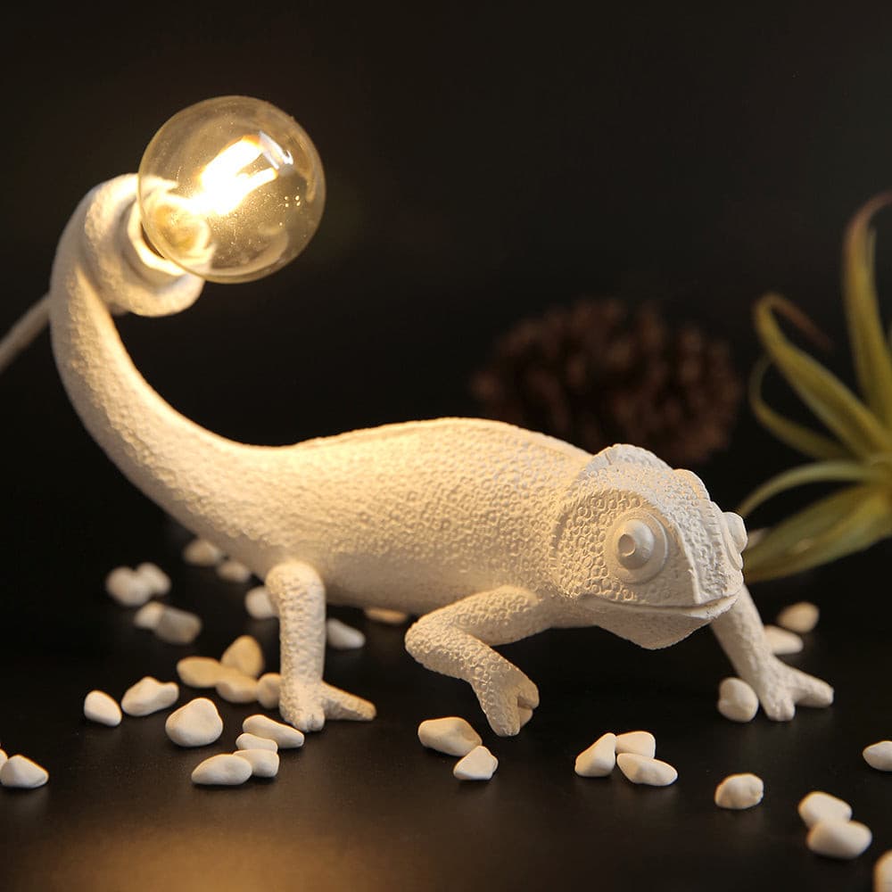 Lampe de Table Caméléon en Résine - Design Unique et Éclairage Chaleureux