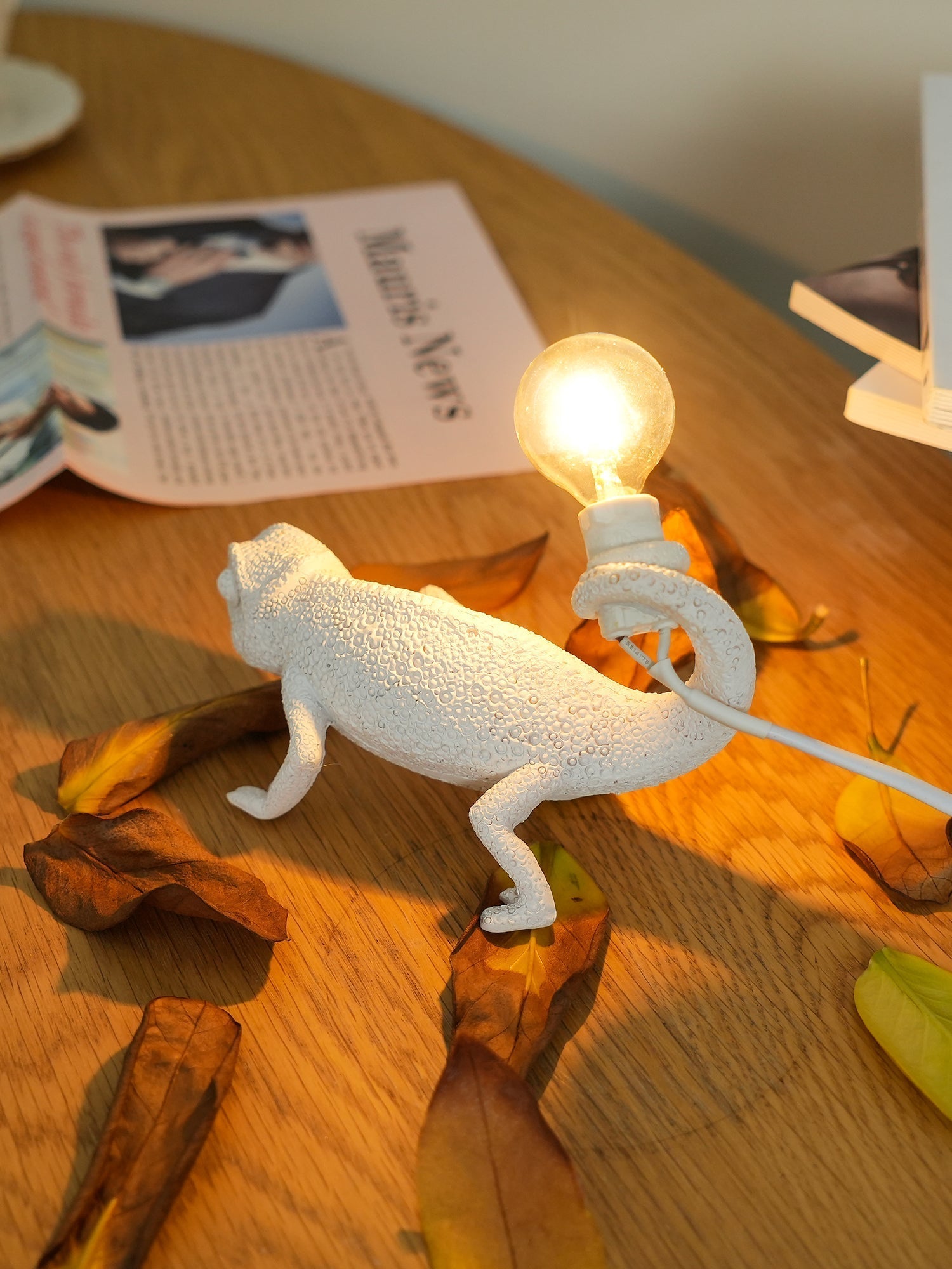 Lampe de Table Caméléon en Résine - Design Unique et Éclairage Chaleureux
