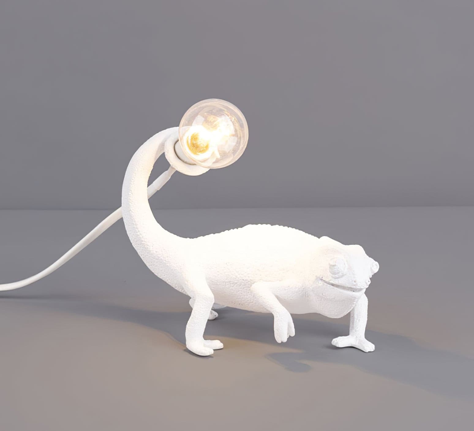 Lampe de Table Caméléon en Résine - Design Unique et Éclairage Chaleureux
