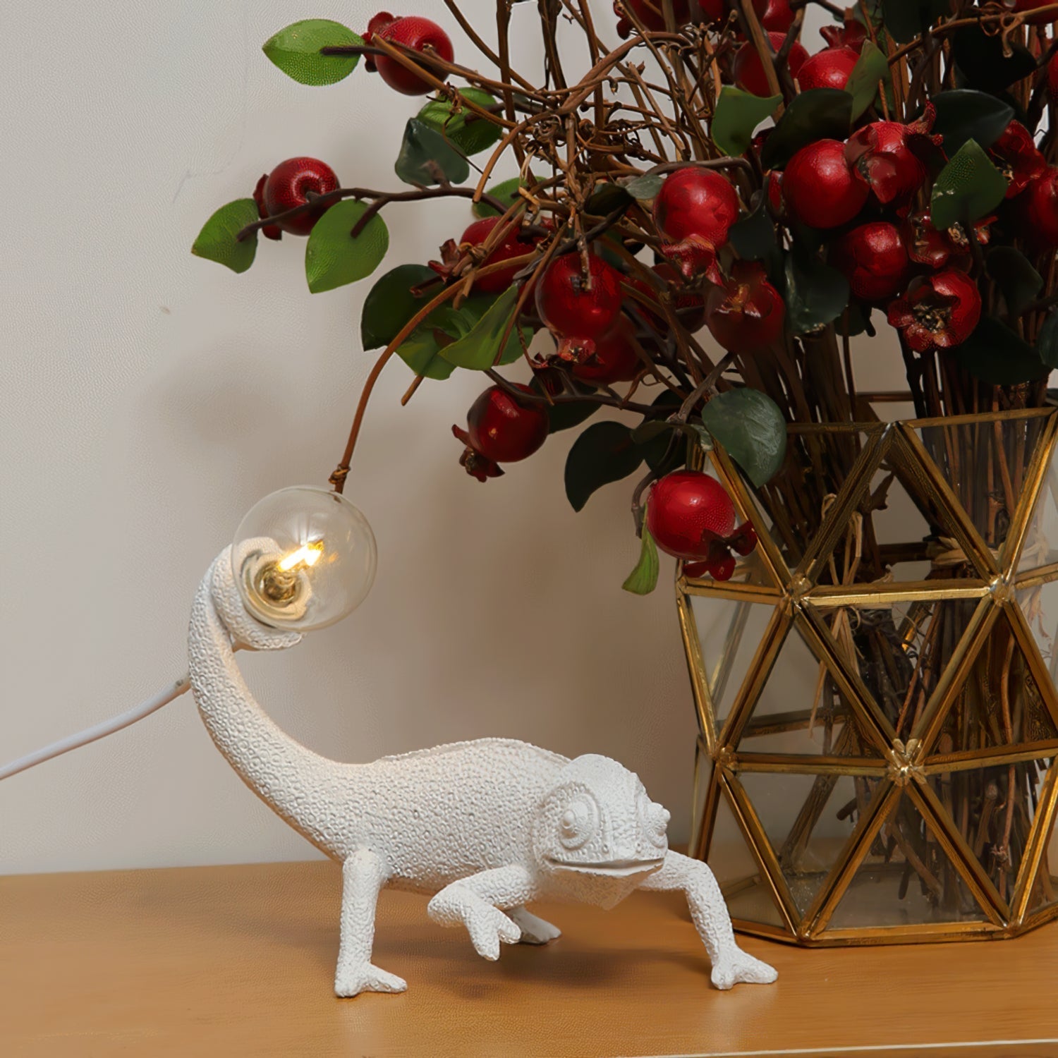 Lampe de Table Caméléon en Résine - Design Unique et Éclairage Chaleureux
