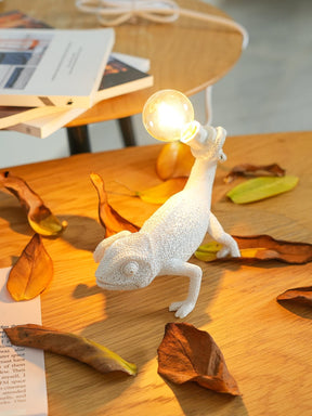 Lampe de Table Caméléon en Résine - Design Unique et Éclairage Chaleureux