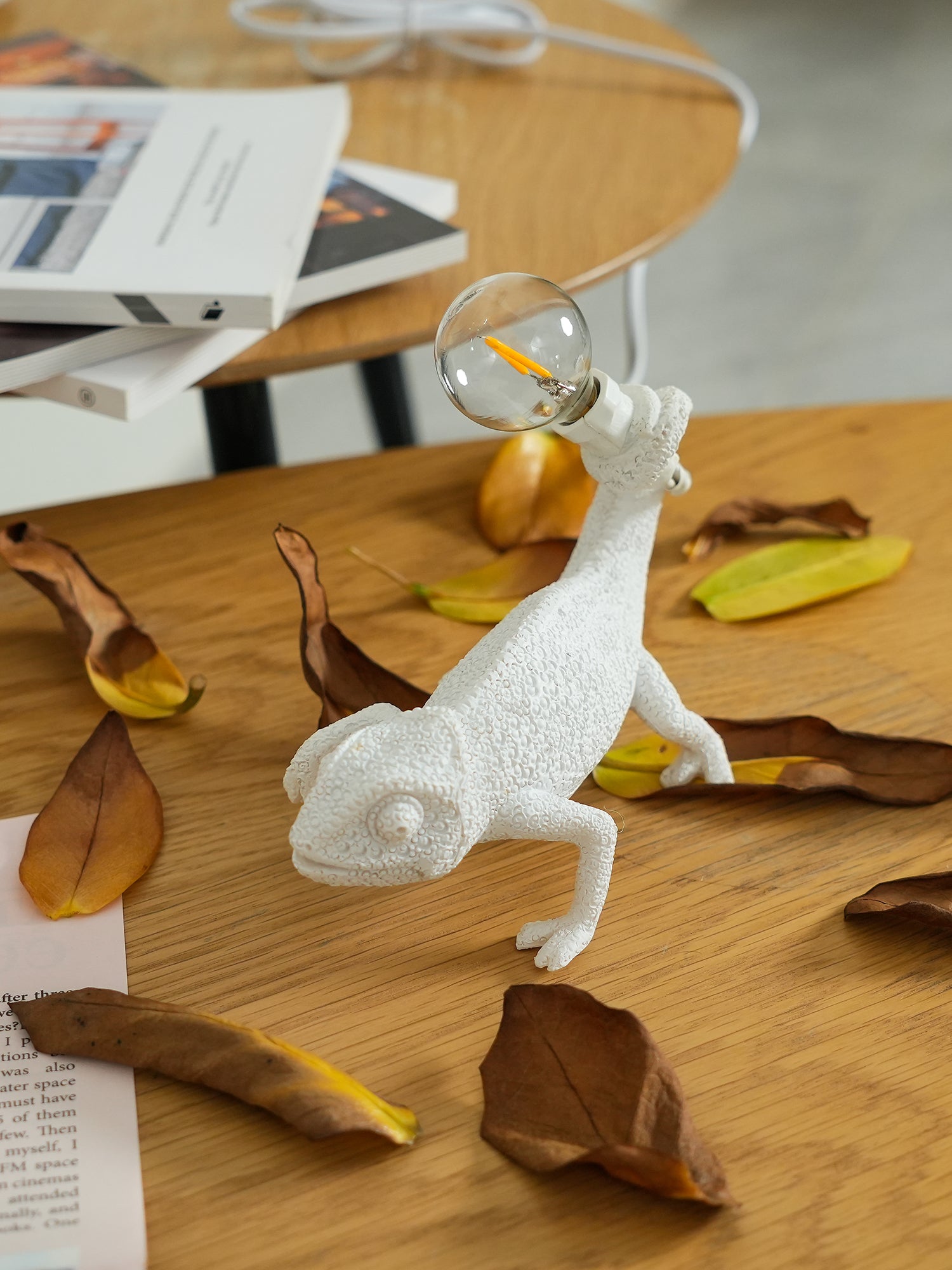 Lampe de Table Caméléon en Résine - Design Unique et Éclairage Chaleureux