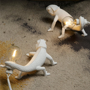 Lampe de Table Caméléon en Résine - Design Unique et Éclairage Chaleureux