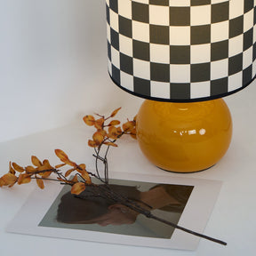 Lampe de Table Géométrique Élégante - Design Unique en Damier et Verre Transparent