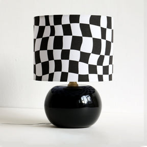 Lampe de Table Géométrique Élégante - Design Unique en Damier et Verre Transparent