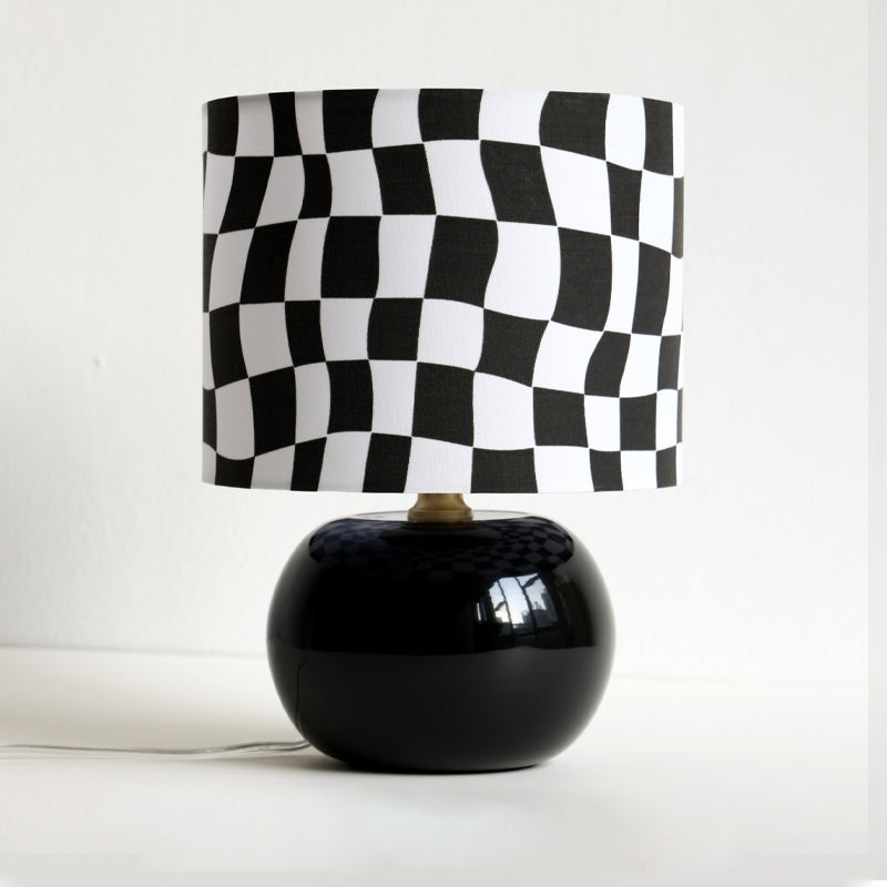 Lampe de Table Géométrique Élégante - Design Unique en Damier et Verre Transparent