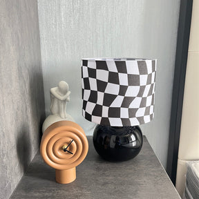 Lampe de Table Géométrique Élégante - Design Unique en Damier et Verre Transparent
