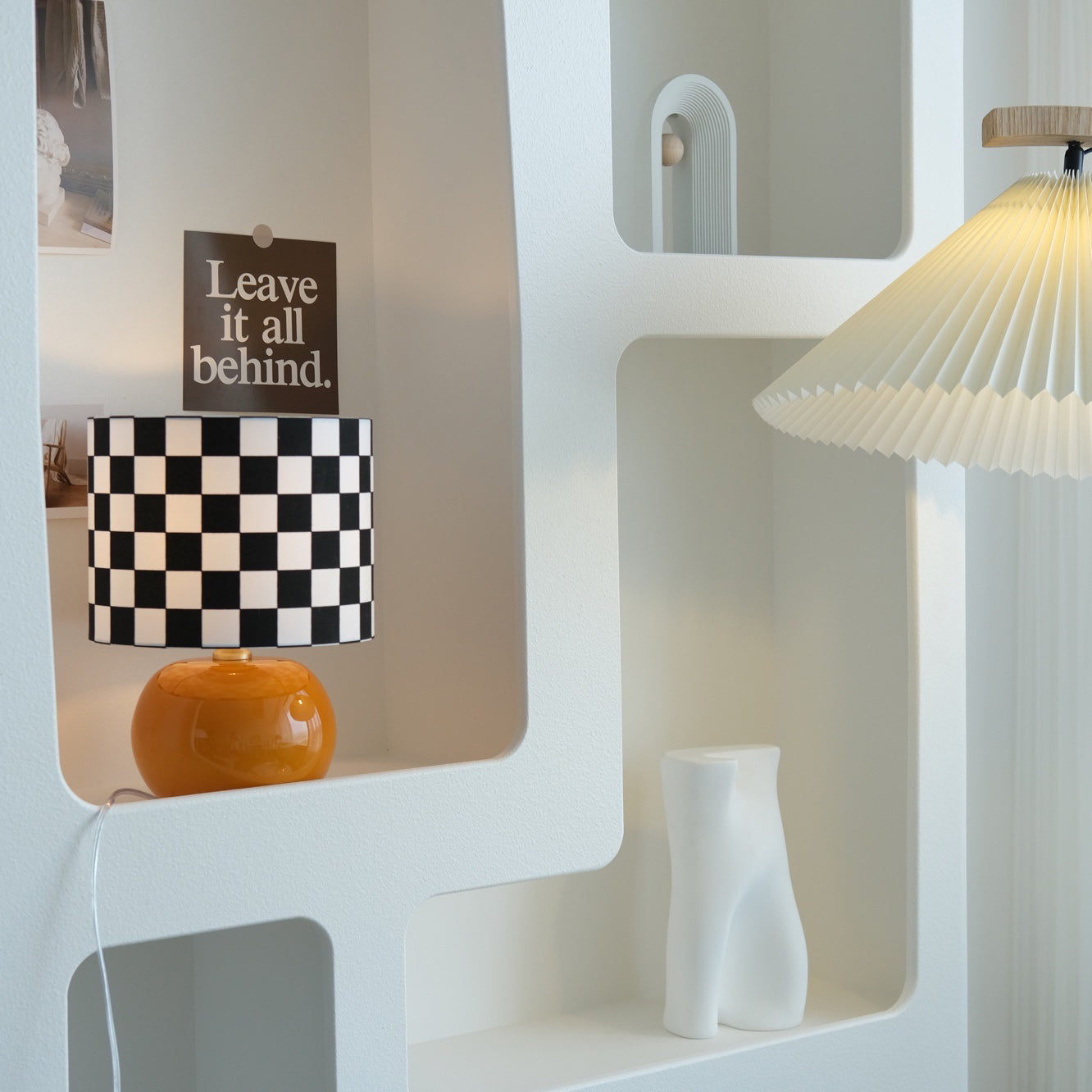 Lampe de Table Géométrique Élégante - Design Unique en Damier et Verre Transparent