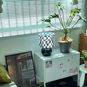 Lampe de Table Géométrique Élégante - Design Unique en Damier et Verre Transparent