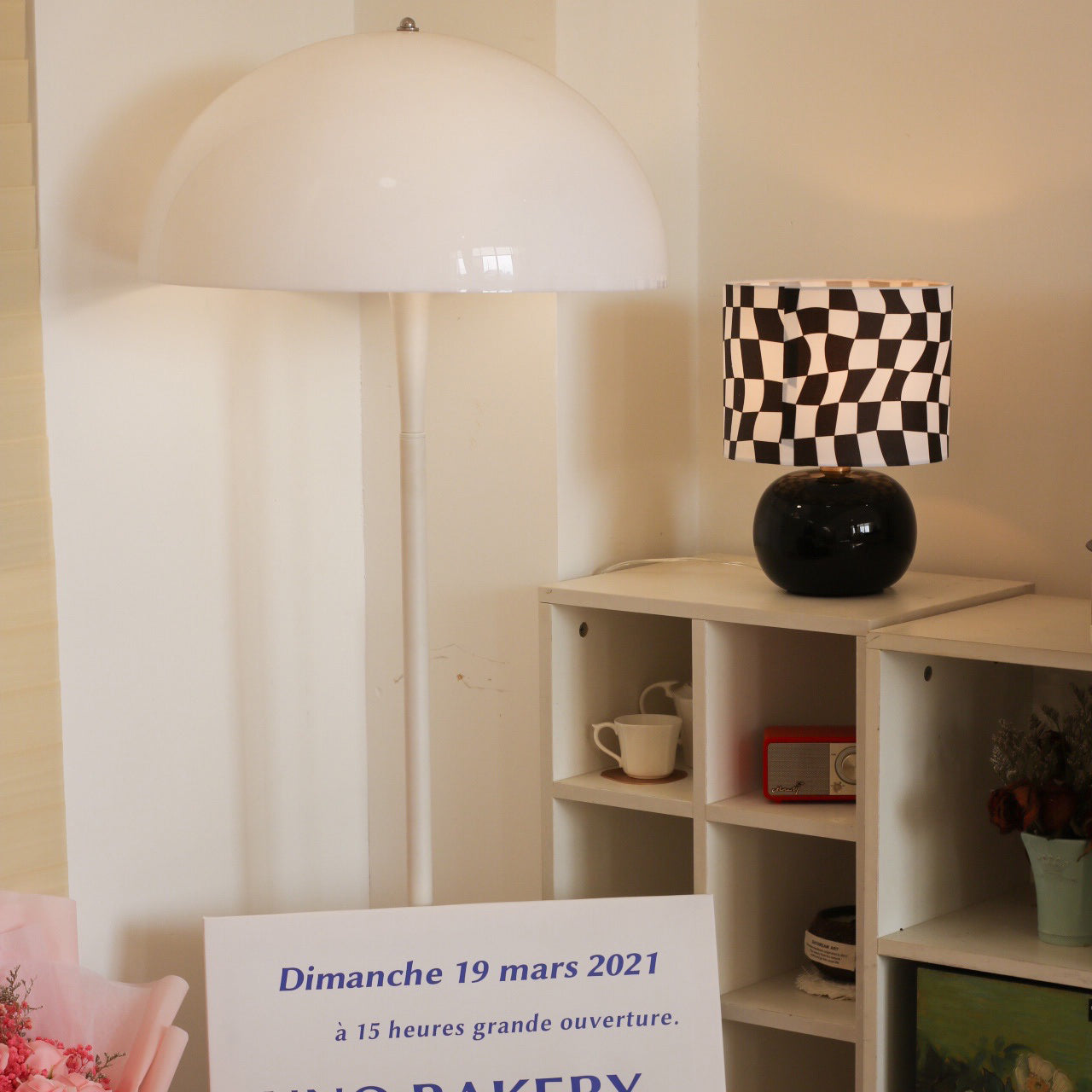 Lampe de Table Géométrique Élégante - Design Unique en Damier et Verre Transparent