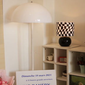 Lampe de Table Géométrique Élégante - Design Unique en Damier et Verre Transparent