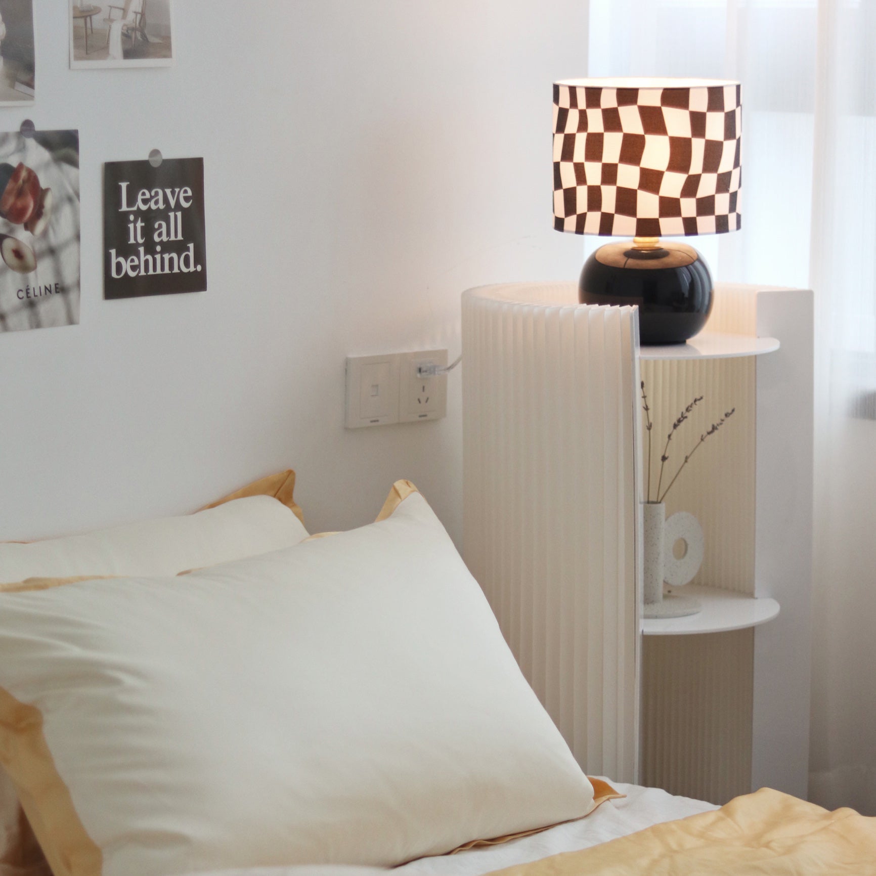 Lampe de Table Géométrique Élégante - Design Unique en Damier et Verre Transparent