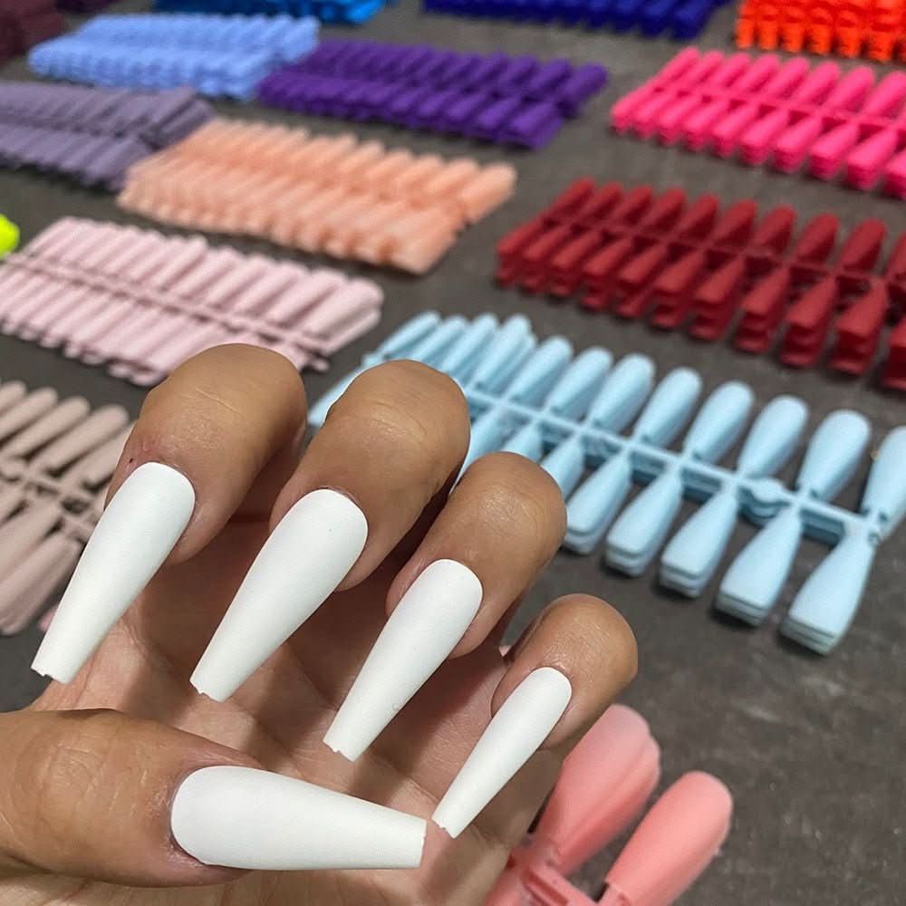 Ongles Autocollants Mats - Look Élégant en 13 Teintes