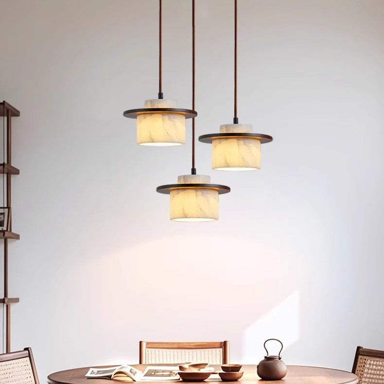 Lampe Suspendue en Marbre Alabastre - Élégance Contemporaine et Chaleur Ambiante