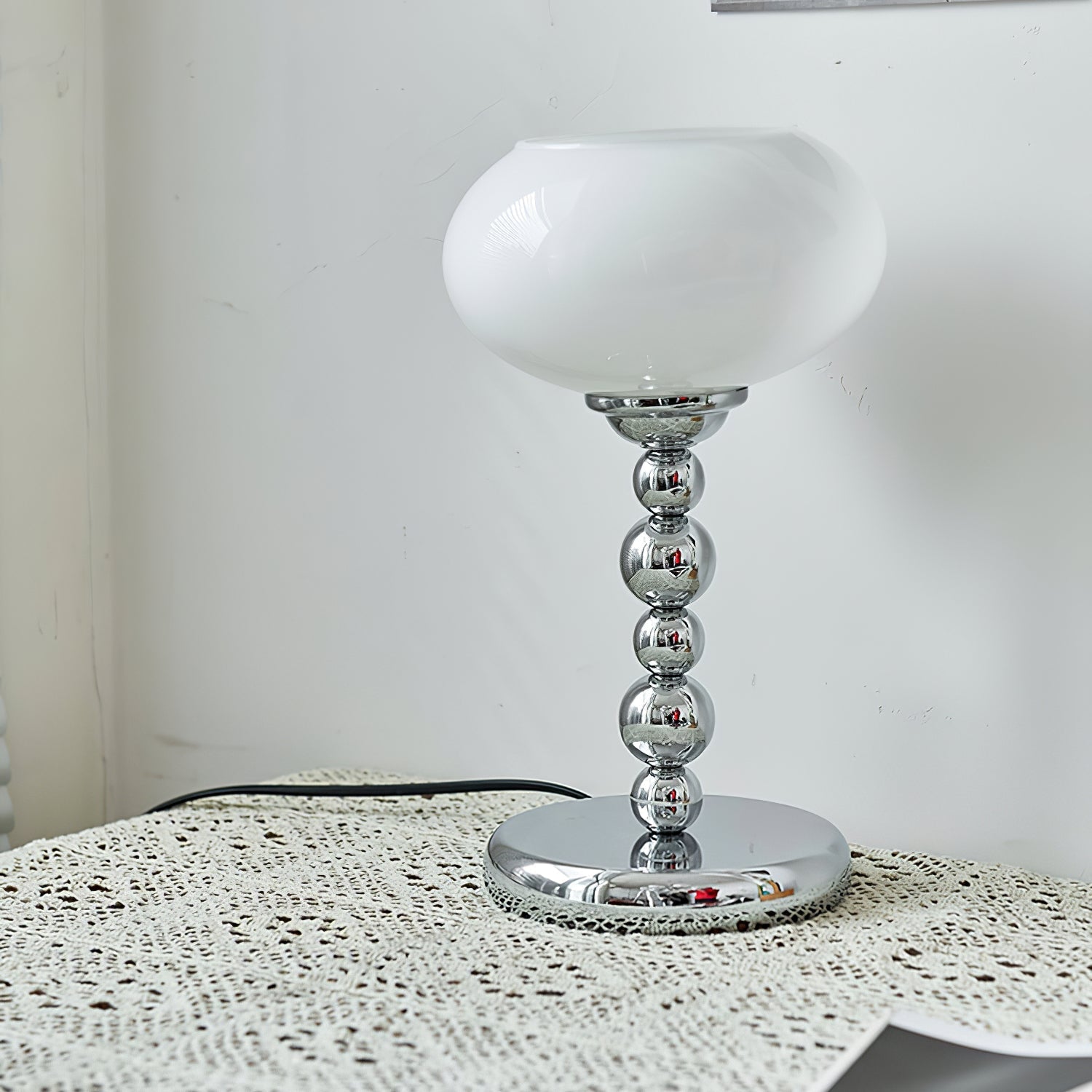 Lampe de Table Futuriste en Verre - Design Élégant avec Finition Chrome
