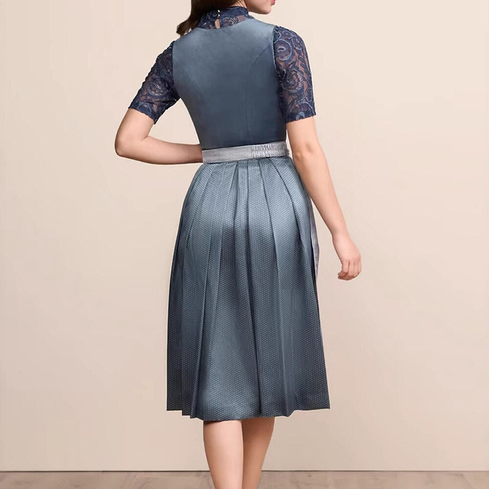 Robe Dirndl Traditionnelle en Bleu Foncé - Élégance Bavaroise pour Oktoberfest