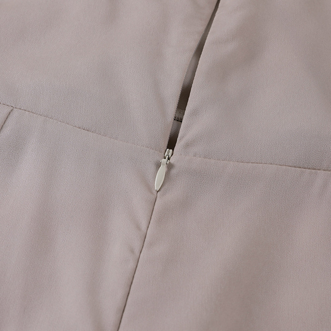 Robe Midi Élégante avec Fente Haute - Silhouette Flatteuse et Confortable