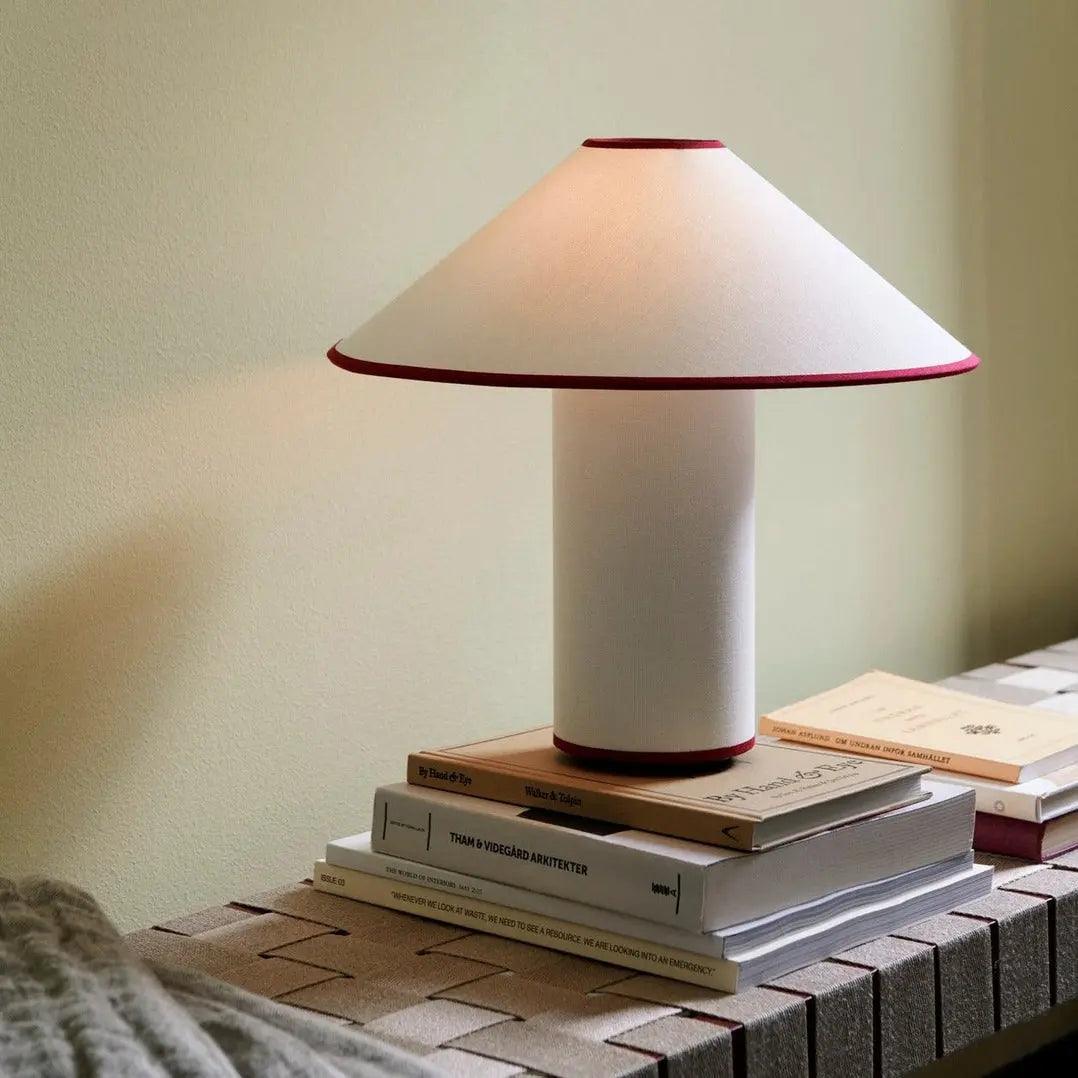 Lampe de Table Élégante et Moderne - Éclairage Chaud et Ambiance Luxueuse